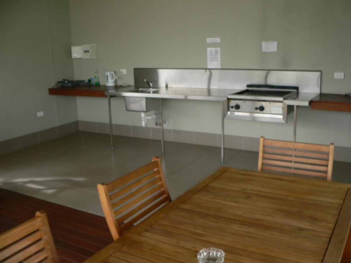 Chinchilla Tourist Park Hotel Екстериор снимка