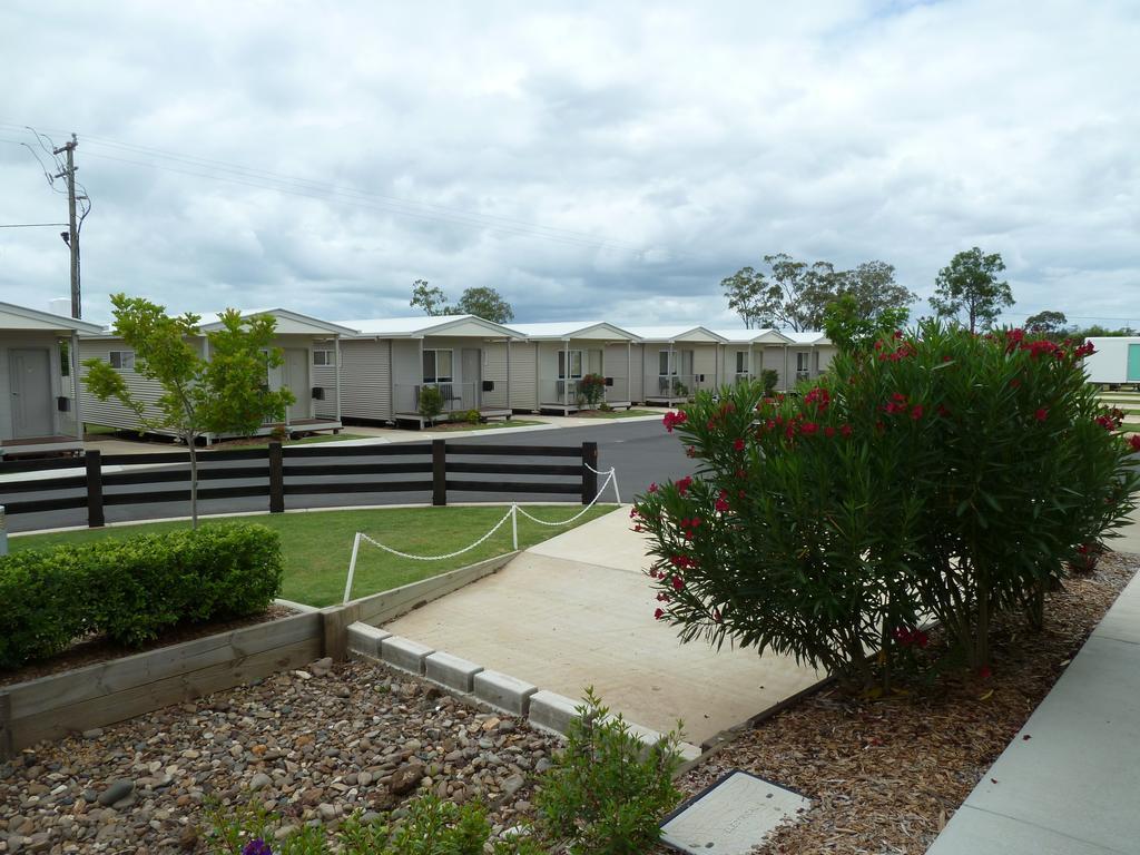 Chinchilla Tourist Park Hotel Екстериор снимка