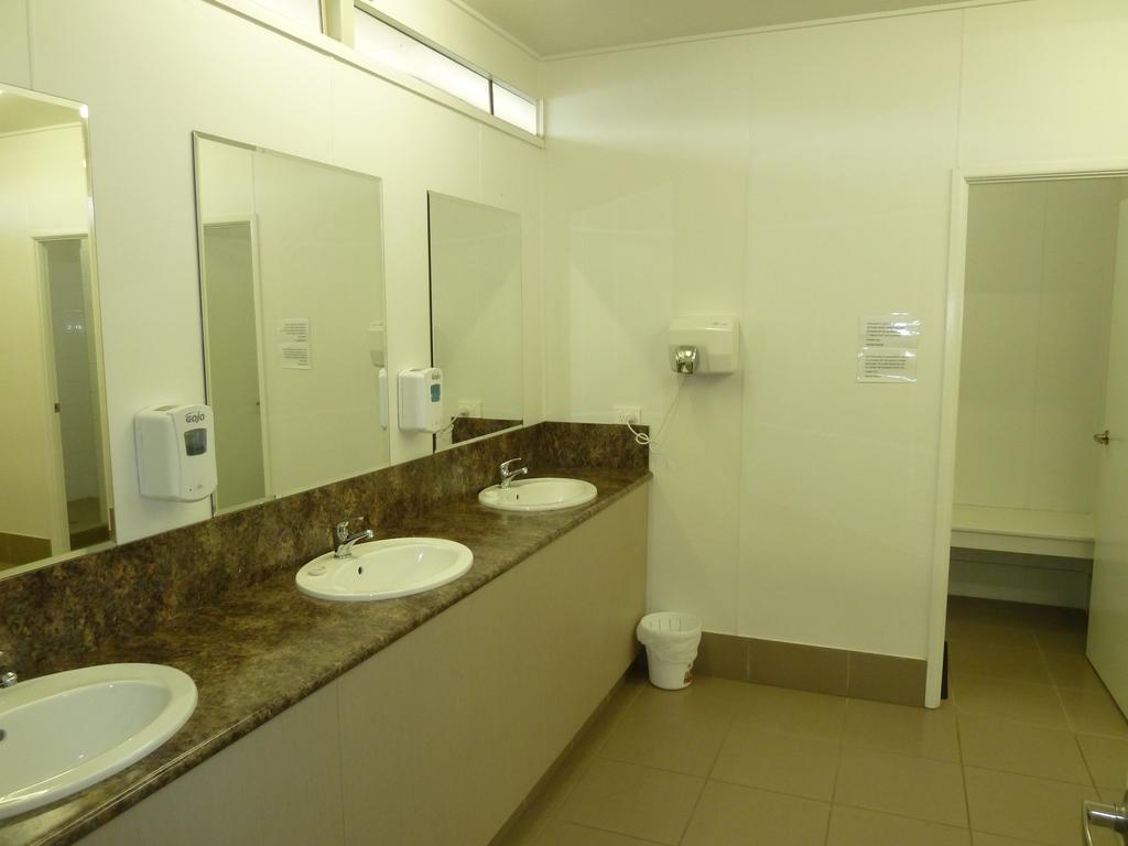 Chinchilla Tourist Park Hotel Екстериор снимка
